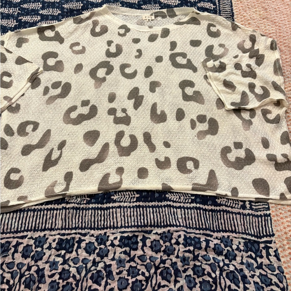 POL Ivory Sweater with Gray Leopard Spots - Picture 4 of 8